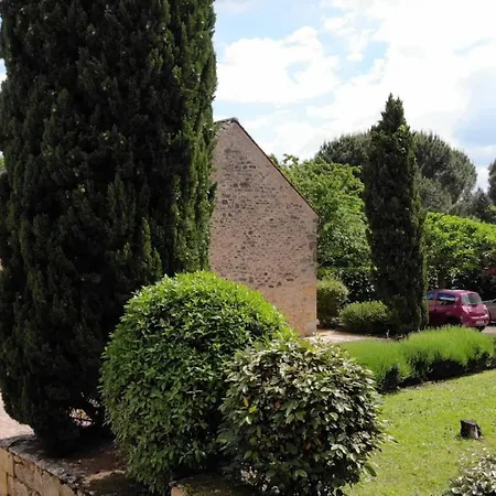 Le Domaine Aubazen Bed & Breakfast *